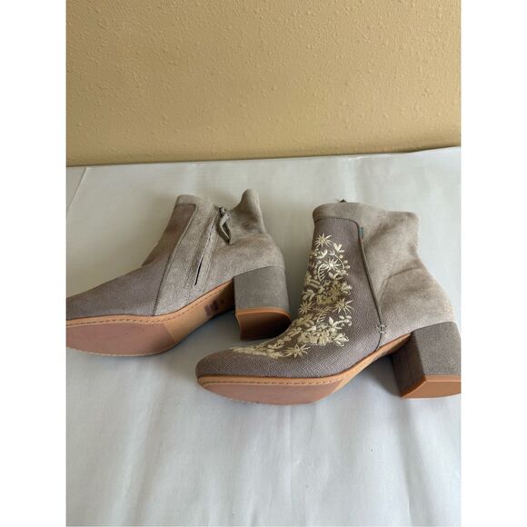 TOMS Evie Embroidered Heritage Canvas and Suede Booties SZ W8 - Picture 8 of 13